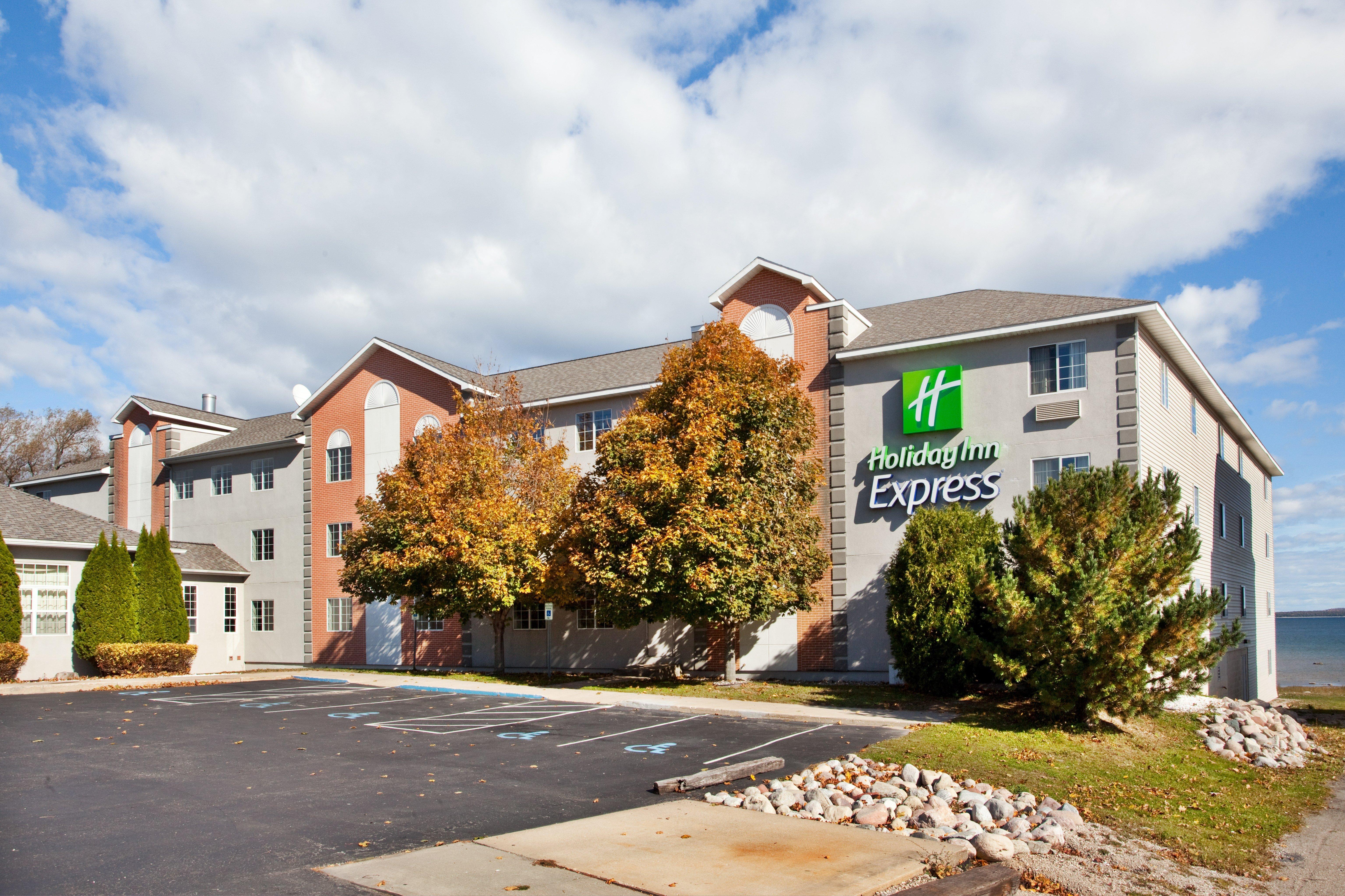 Holiday Inn Express St Ignace-Lake Central By Ihg Saint Ignace Exterior foto
