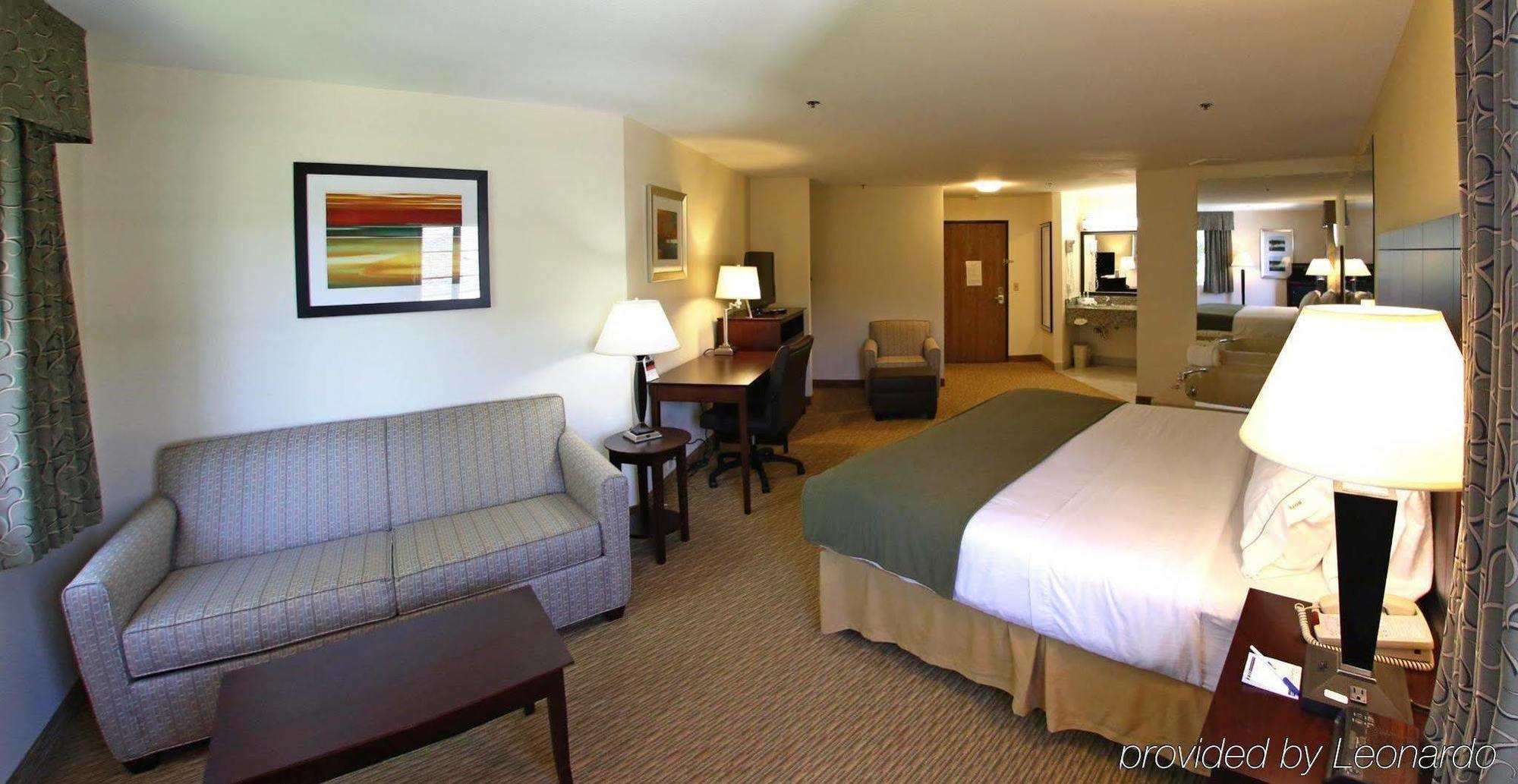 Holiday Inn Express St Ignace-Lake Central By Ihg Saint Ignace Exterior foto